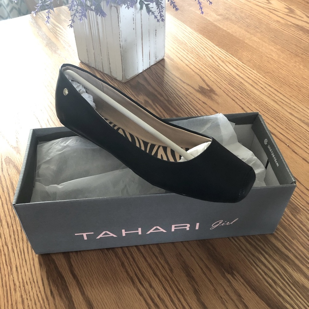 Brand new Tahiti soft leather flats.